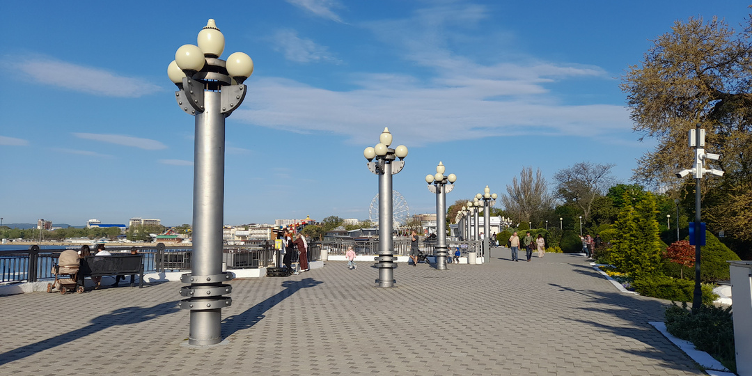 Прогулка по набережной Анапы. Город-курорт Анапа. Ореховая роща, Маяк, ступени. Из Керчи в Анапу и обратно на электричке (продолжение)