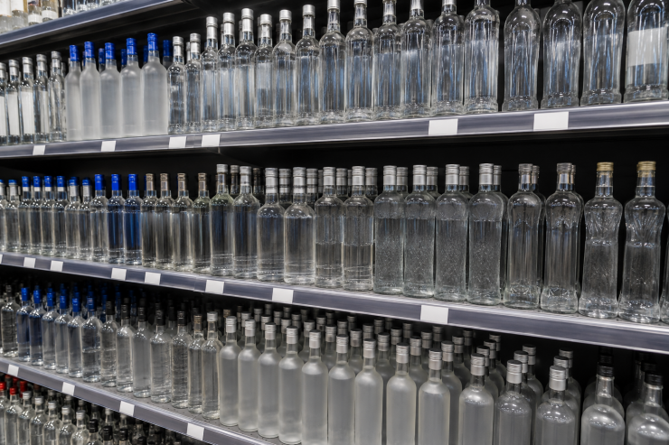 Цены на водку в России выросли на 14,9% за год из-за акцизов и инфляции