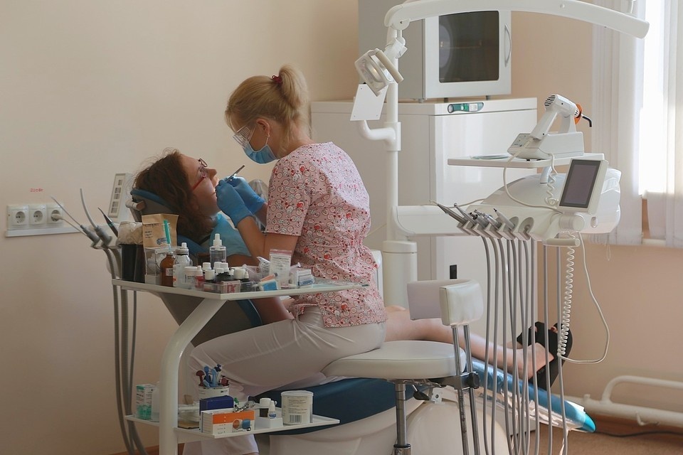    У жительницы Красноярска ухудшилось зрение после установки виниров ЛЕНЦ Мария | Архив КП