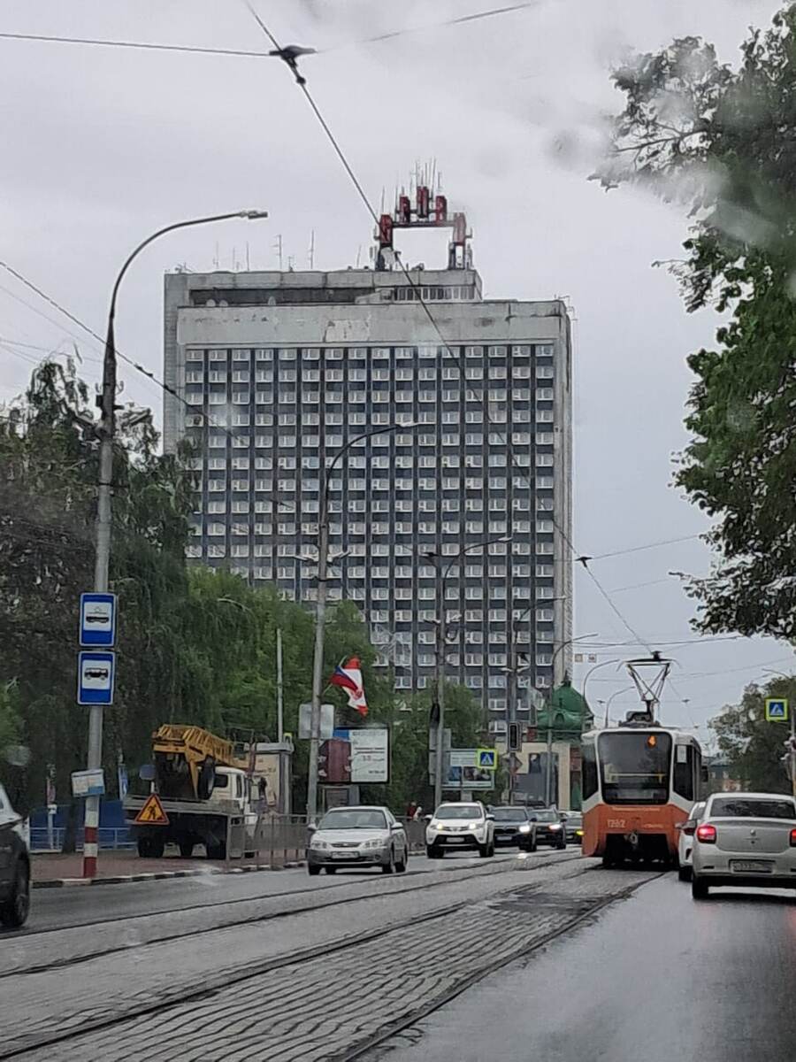 Визитная карточка Ульяновска - гостиница "Венец". С ней у меня связаны особые истории прошлого и настоящего. Май 2025 г. Фото автора 