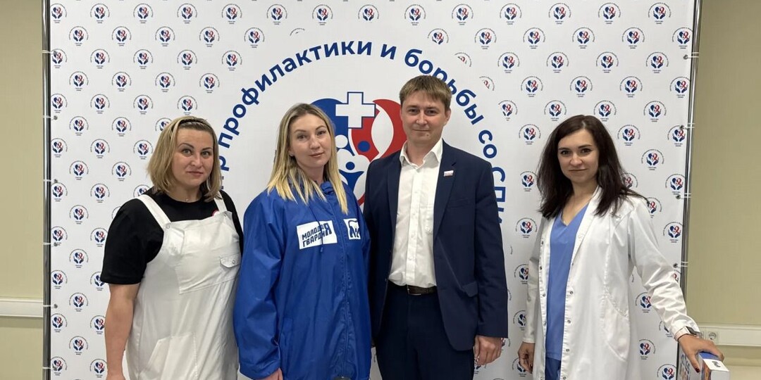 Владимирские молодогвардейцы передали подарки детям в инфекционной больнице