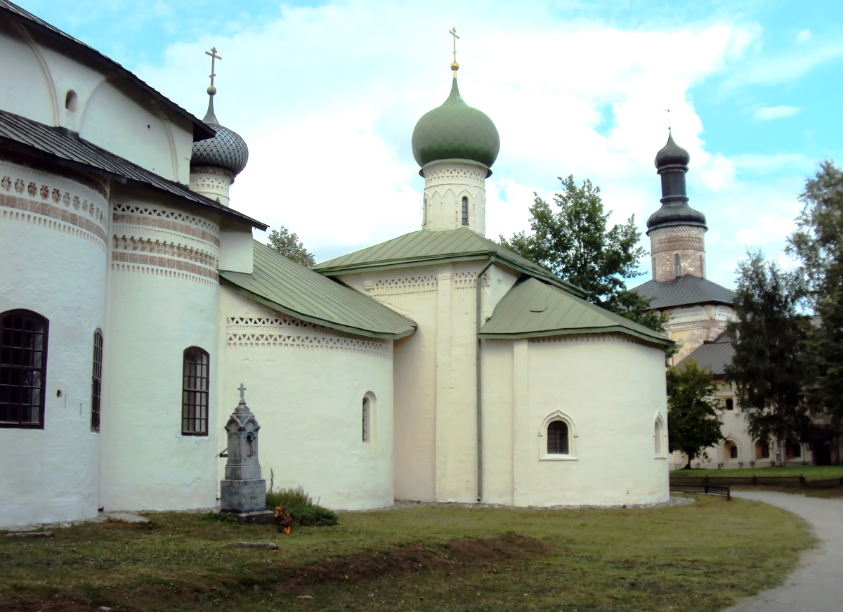 Церкви монастыря
