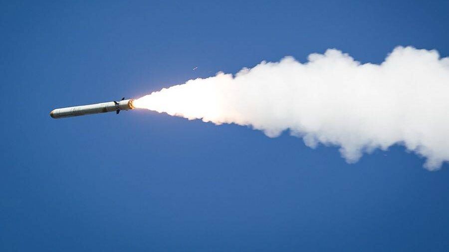     Ракетный пуск ОТРК Искандер-М (архивное фото)   
mil.ru