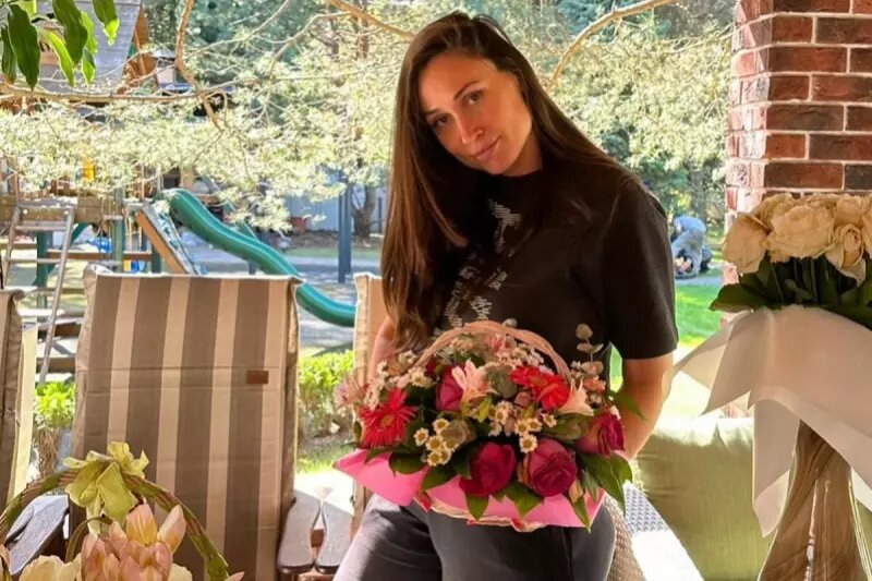 Оказался рядом и поддержал: Елена Товстик оправдалась за флирт с Дмитрием Дибровым