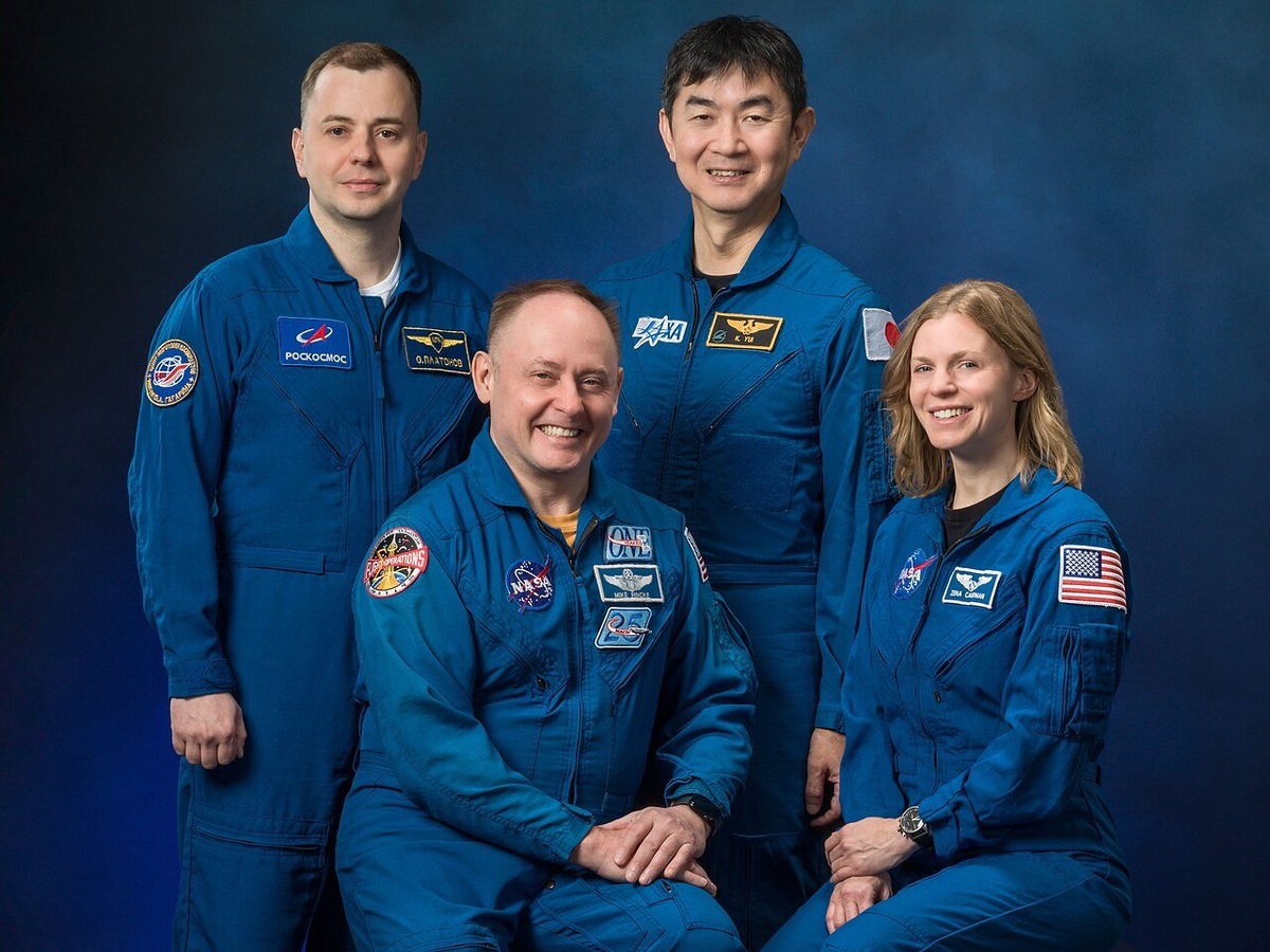    Экипаж Space X 11. Слева направо: Олег Платонов, Кимия Юи, Зена Кардман и Эдвард Финке