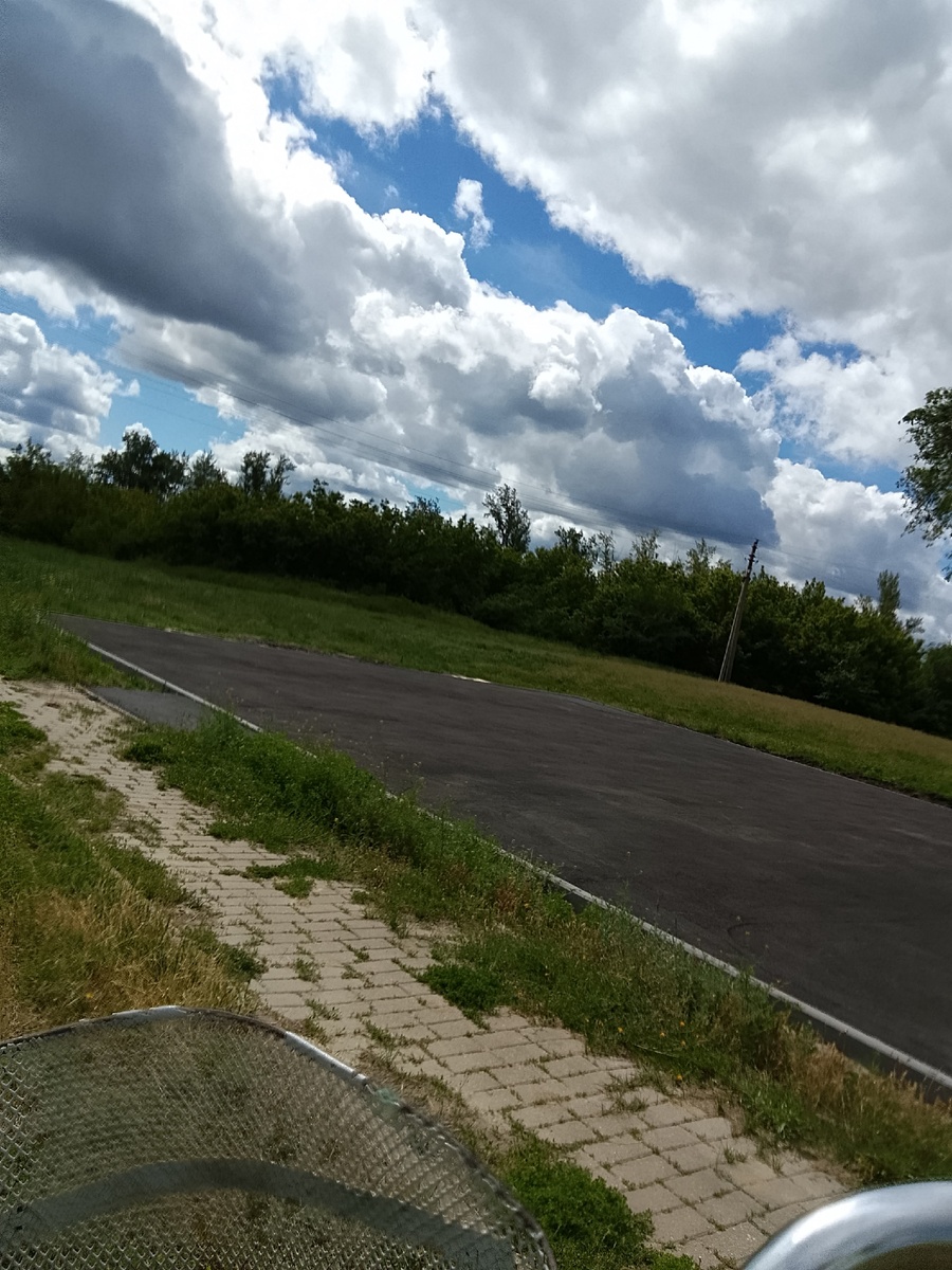 Зато какие облака, когда нет дождя.