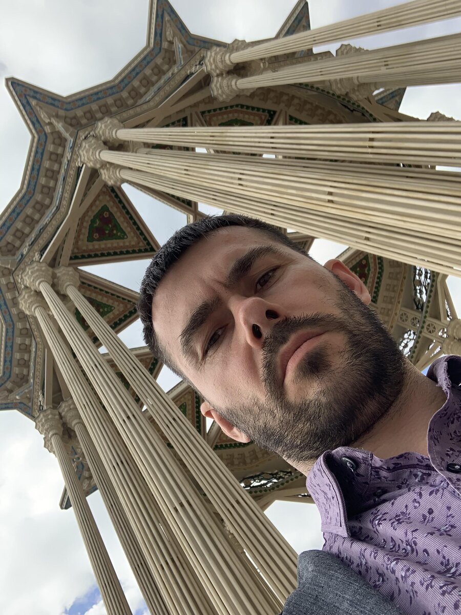 Что такое человек: случайный набор реакций или самообновляющаяся система?