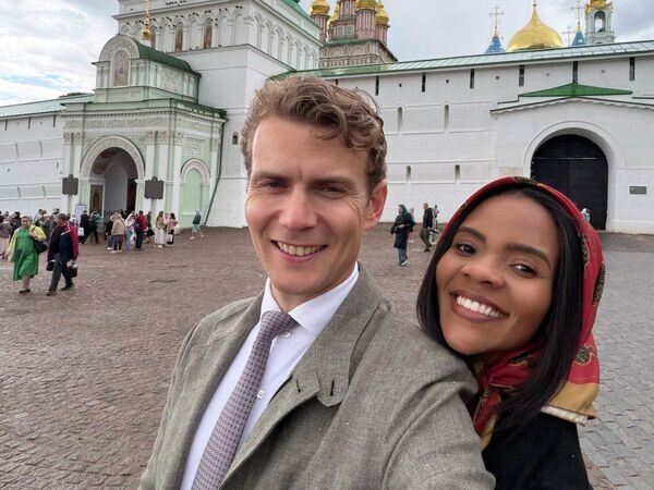    © @RealCandaceO