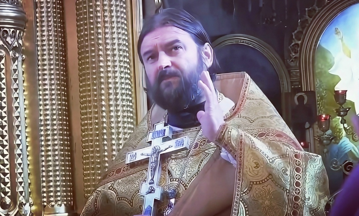 Андрей Ткачёв — протоиерей, настоятель Храма Троицы Живоначальной в Хохлах, писатель, телеведущий, блогер, миссионер.