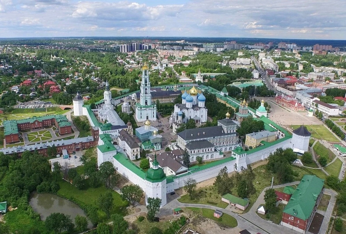 Сергиев Посад — город в Московской области России, административный центр Сергиево-Посадского городского округа.