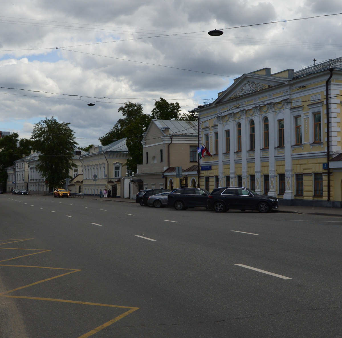 Улица в наши дни. Фото автора