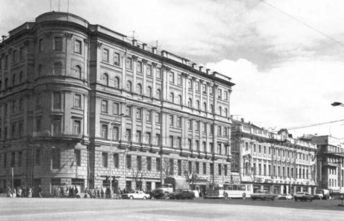 В этом здании находился знаменитый ресторан ВТО