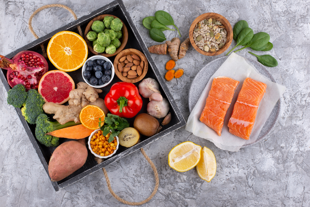 https://www.magnific.com/ru/free-photo/top-view-immunity-boosting-foods-with-vegetables-fish_21076766.htm#fromView=search&page=1&position=24&uuid=9b847745-75dd-455a-96e2-408953b9b527&query=антиоксиданты+жиры+и+цинк+в+продуктах+для+сияния+кожи