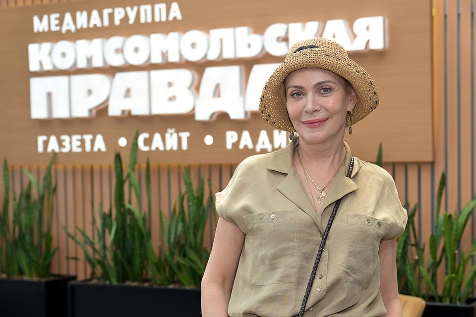    Актриса Алена Яковлева на радио "Комсомольская правда" Михаил ФРОЛОВ
