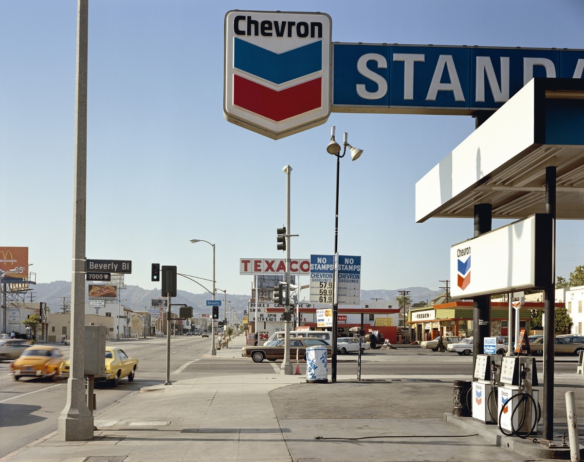 Stephen Shore ─ Beverly Boulevard and La Brea Avenue, Los Angeles, June 21, 1975