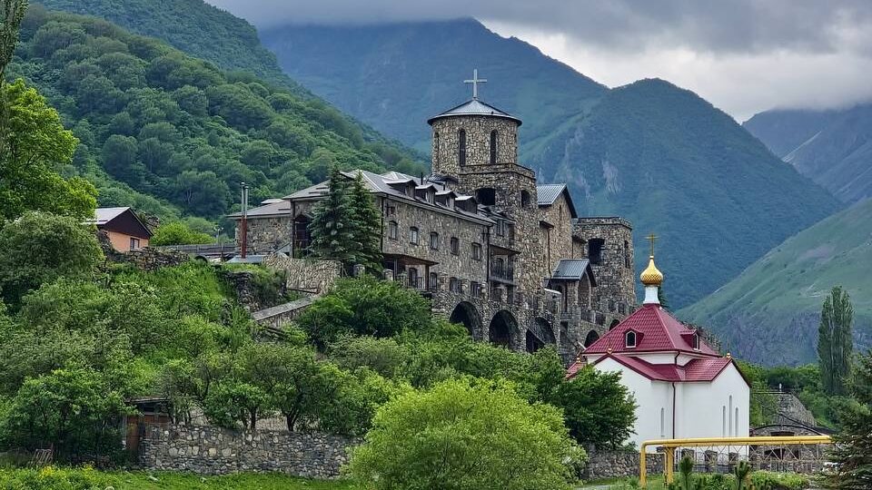 Аланский Свято-Успенский мужской монастырь