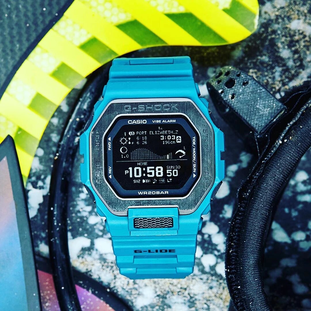 В модели G-Shock GBX-100-2E настройка вибросигнала зависит от функции — можно включить вместе со звуком или вместо него