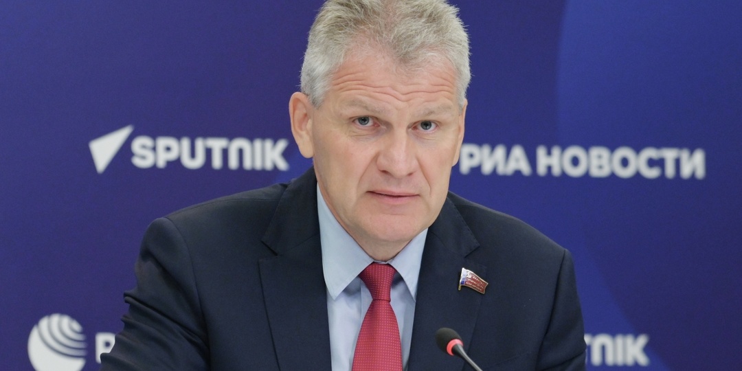 Депутат Куринный призвал передать ЖКХ под контроль государства