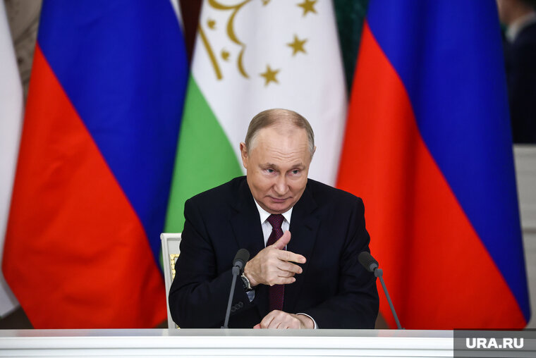 Олигархи после встречи с Путиным перечислили 220 млрд рублей в бюджет РФ: кто и сколько дал