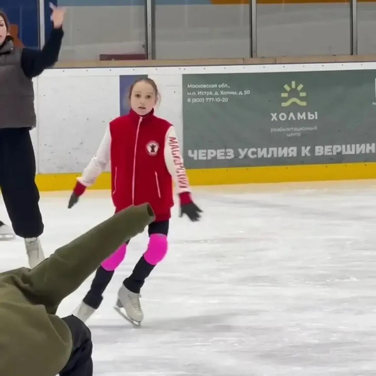    Дочка Оксаны Акиньшиной — Эмми Социальные сети