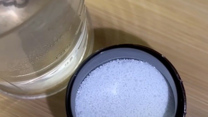 Борная кислота растворяется только в горячей воде — это важный момент, который многие пропускают
