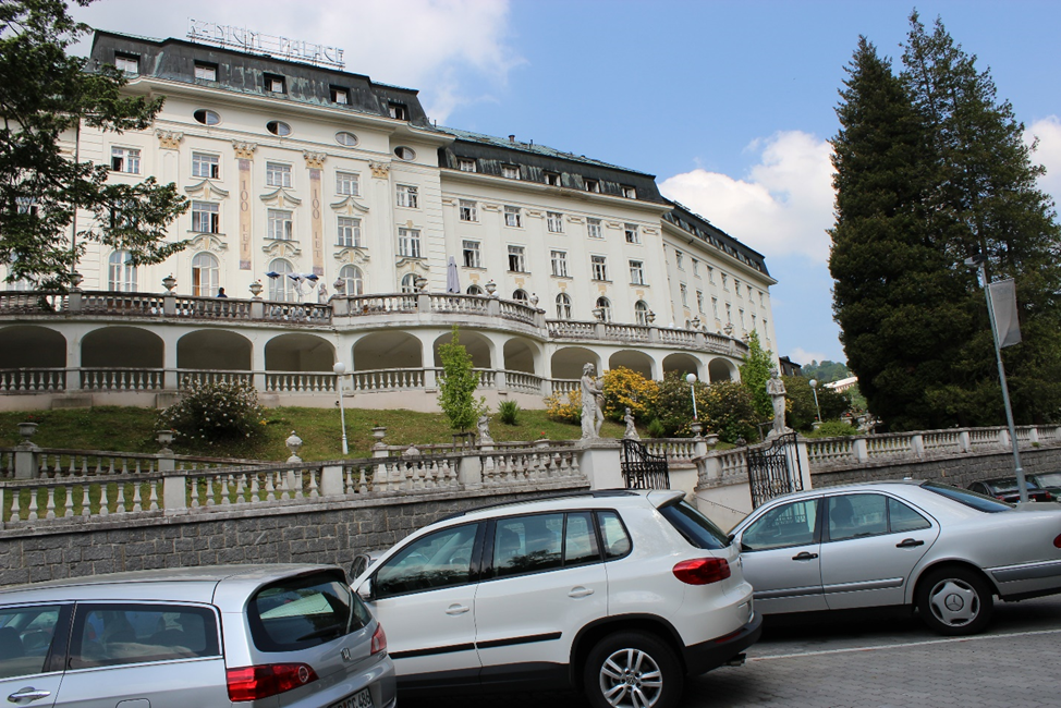 Реконструированный санаторий Radium Palace.
