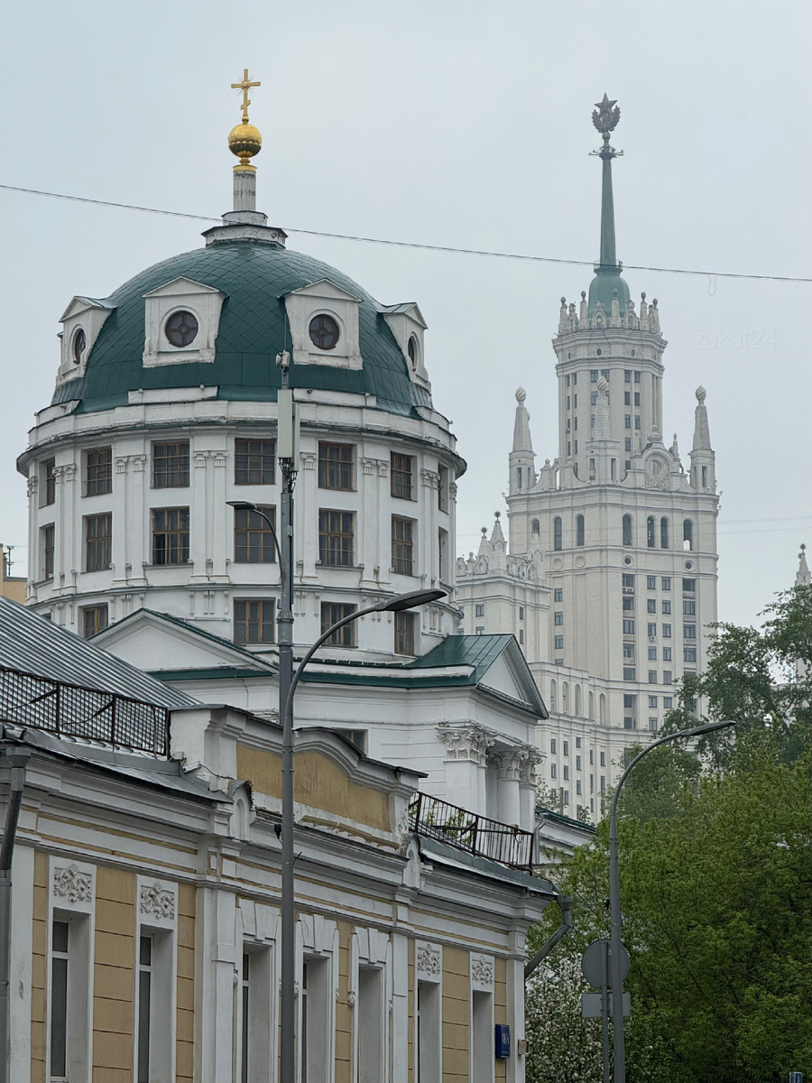 Фото автора канала. Церковь Симеона Столпника за Яузой.