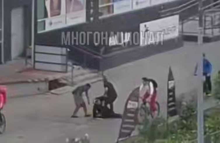 Мигранты-торговцы зверски избили покупателя за просьбу показать сертификаты на гнилые фрукты