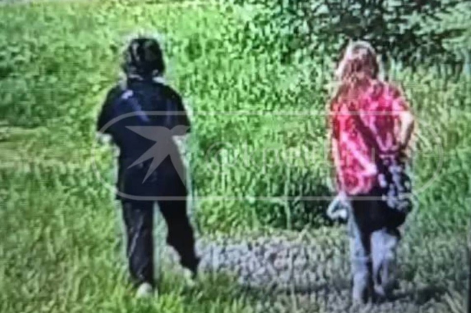    Нападавшую школьницу (слева) нашли за сутки. Фото: читатель "КП"