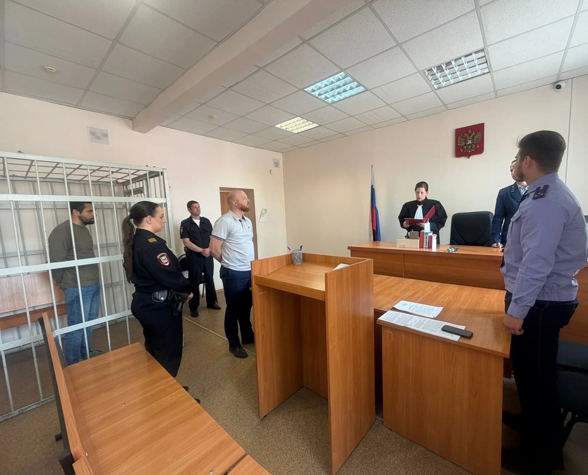    Вместе с Евдокимовым под следствием попал Дмитрий Дуров