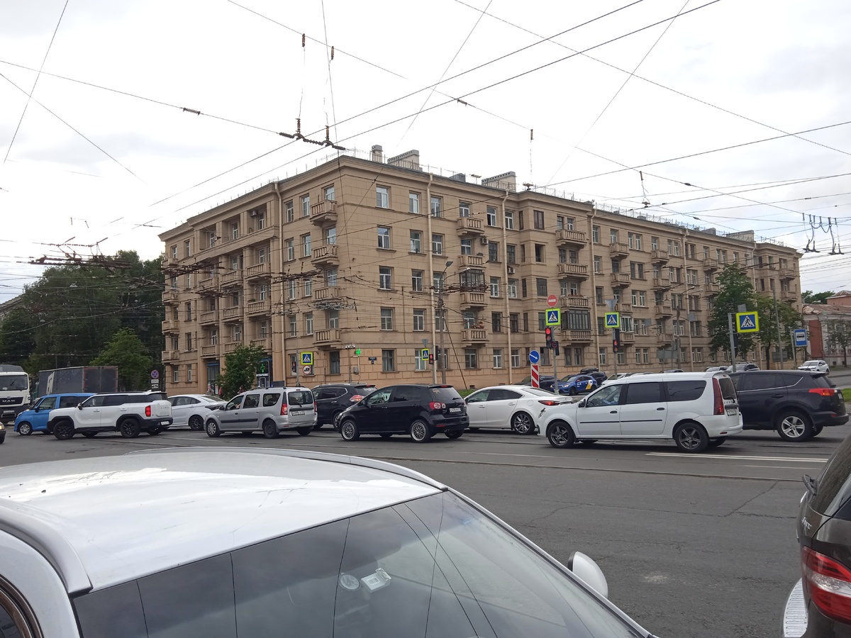 Благодатная ул., 46/18