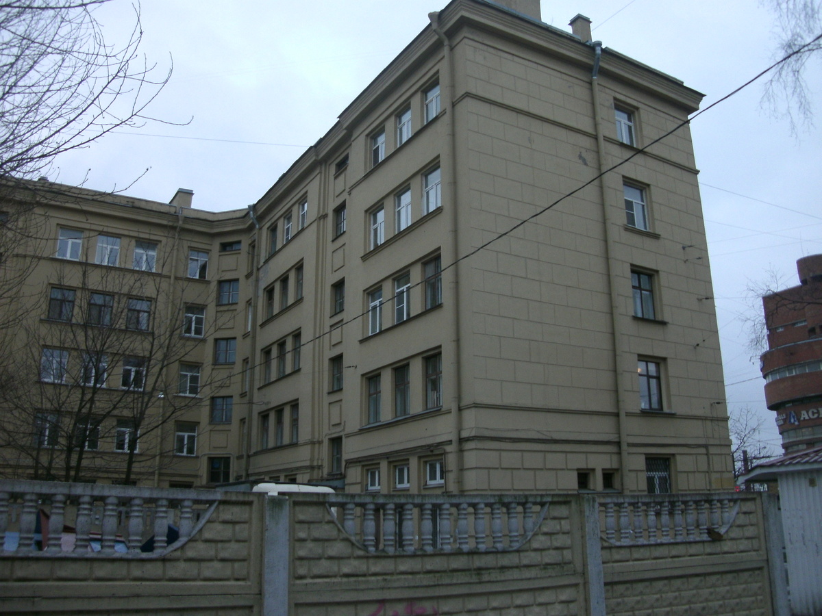 Благодатная ул., 46/18