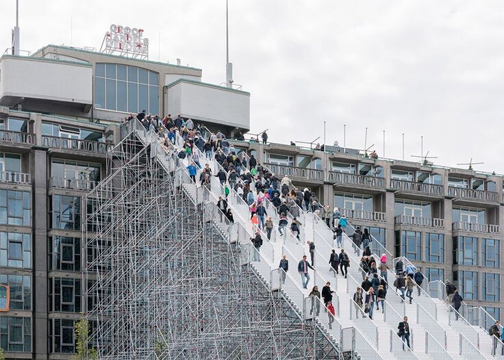 Фото с сайта: https://www.archdaily.com/787593/mvrdv-unveil-monumental-urban-staircase-in-the-center-of-rotterdam-holland-the-netherlands?utm_source
