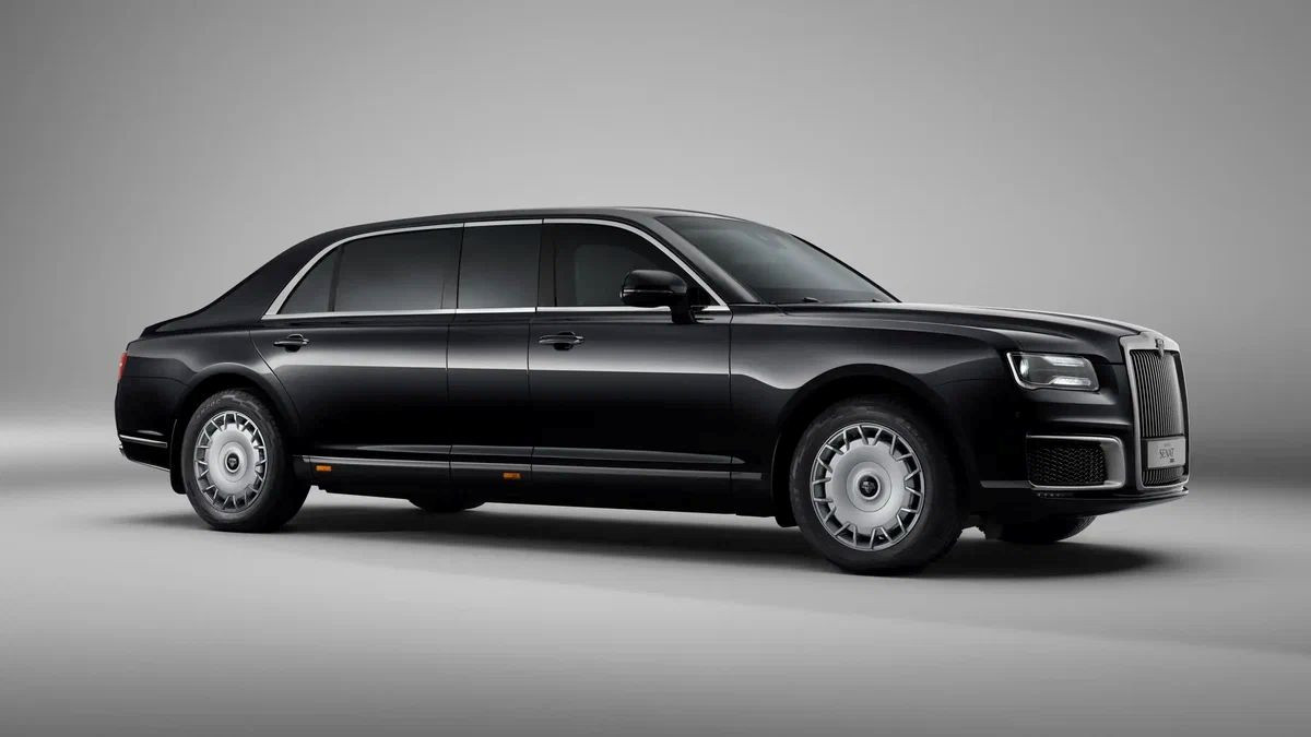 Актуальная версия удлиненного Aurus Senat