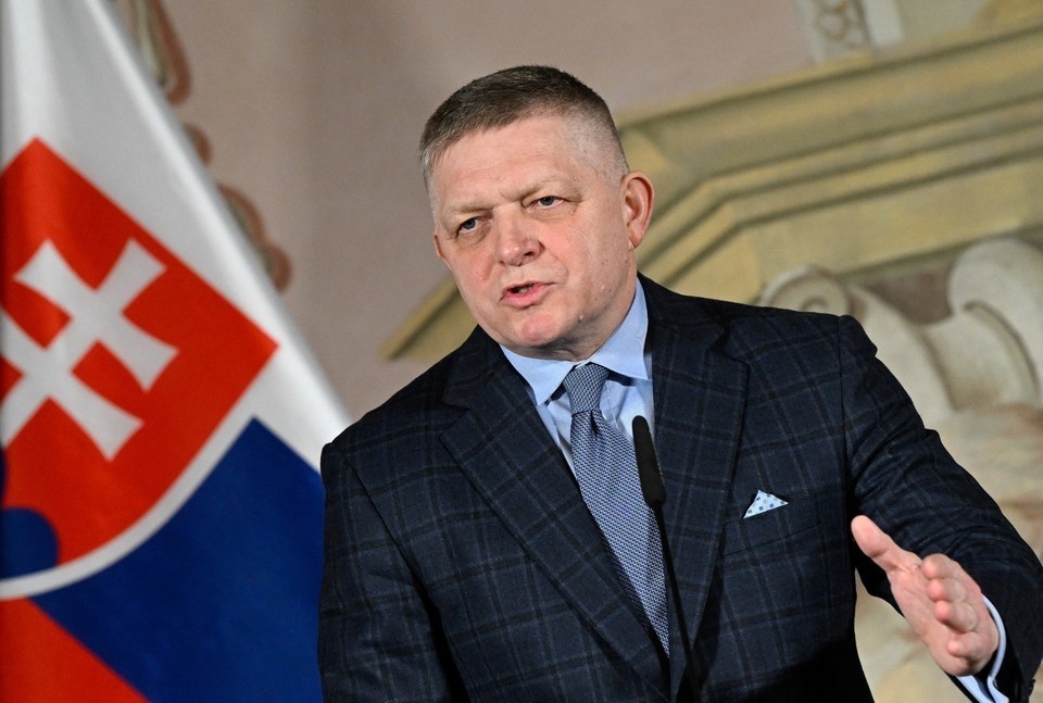    Фицо требовал взыскать 200 тысяч евро с Aktuality за то, что без спроса выставили его фото на обложку REUTERS