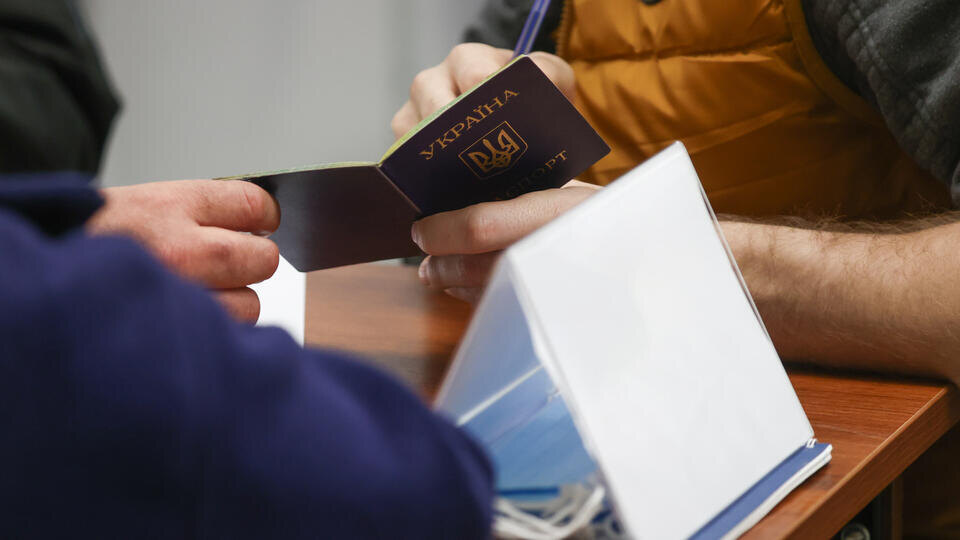     В Варшаве назвали ошибкой массовую легализацию украинцев Кирилл Кухмарь/ТАСС