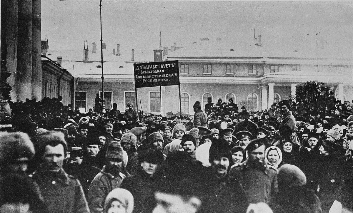 Весна 1917 года: улицы белорусских городов превратились в сплошной политический митинг.