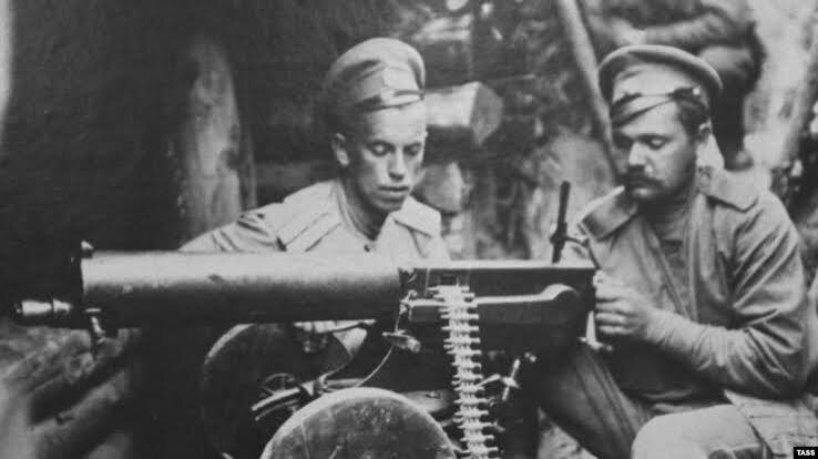 К осени 1917 года территория Беларуси была разделена линией германского фронта. Солдаты устали от бесконечной войны