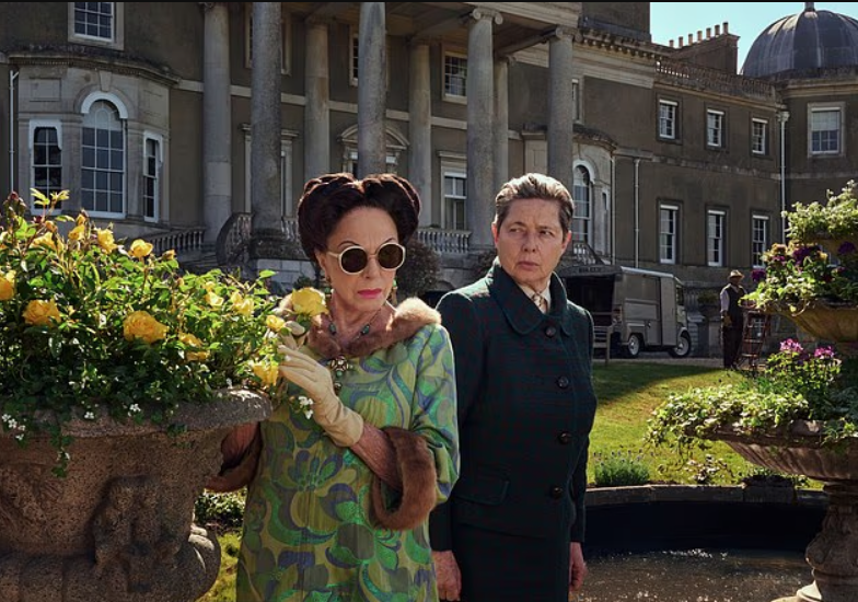  "Моя герцогиня" (My Duchess) Джоан Коллинз и Изабелла Росселлини 
