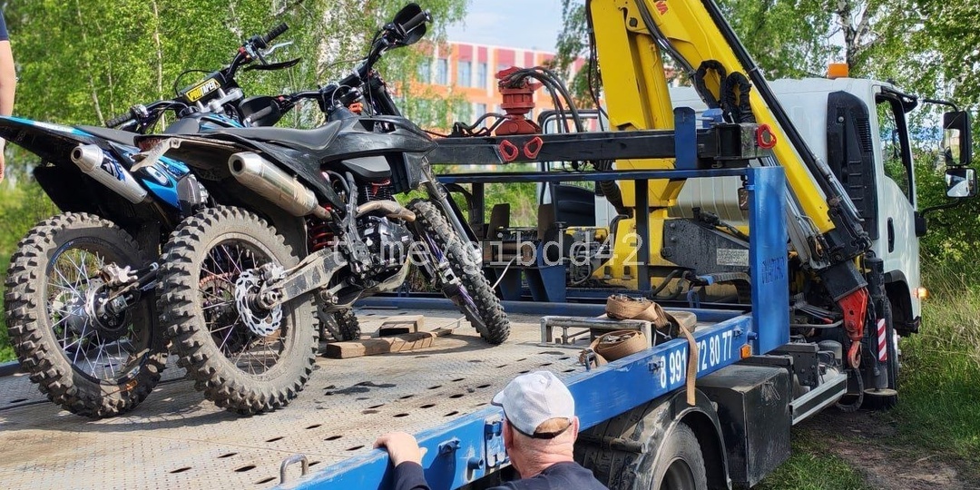 🚔В Юрге сотрудники Госавтоинспекции провели рейдовое мероприятие, направленное на пресечение нарушений ПДД несовершеннолетними водителями