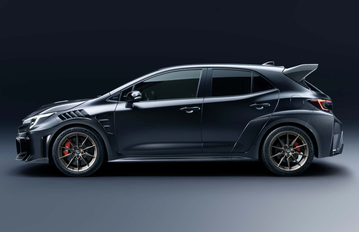 Toyota GRMN Corolla – вид сбоку