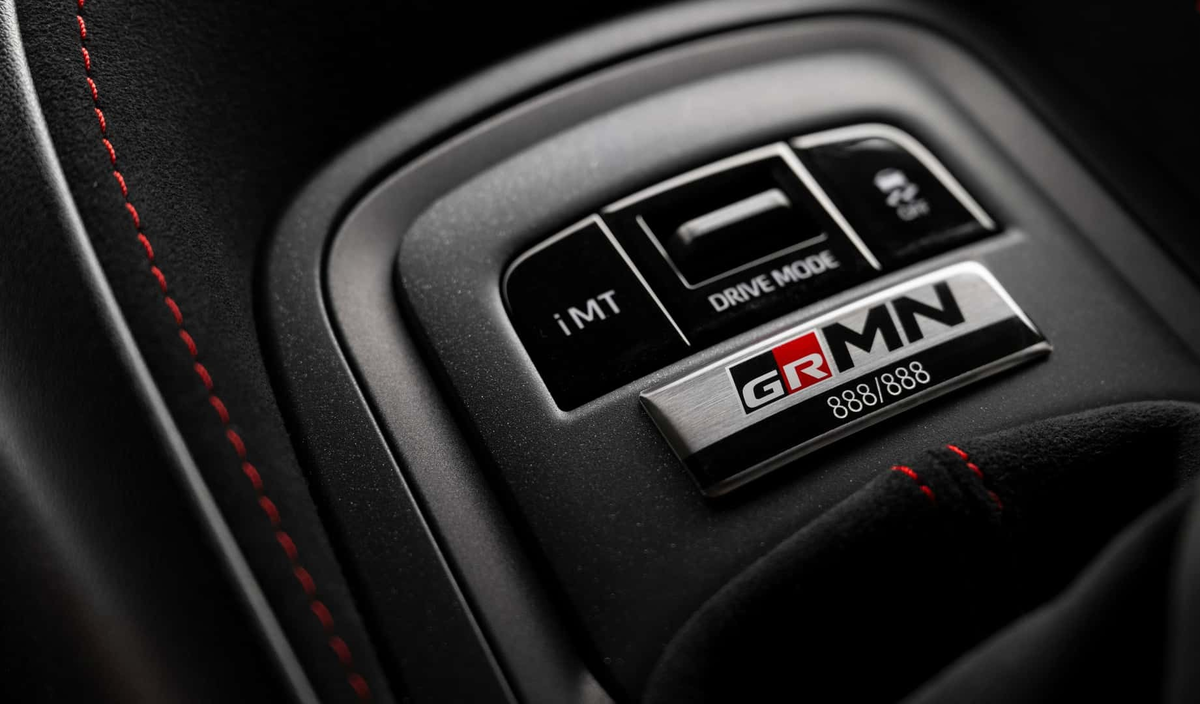 Редкий автомобиль Toyota GRMN Corolla