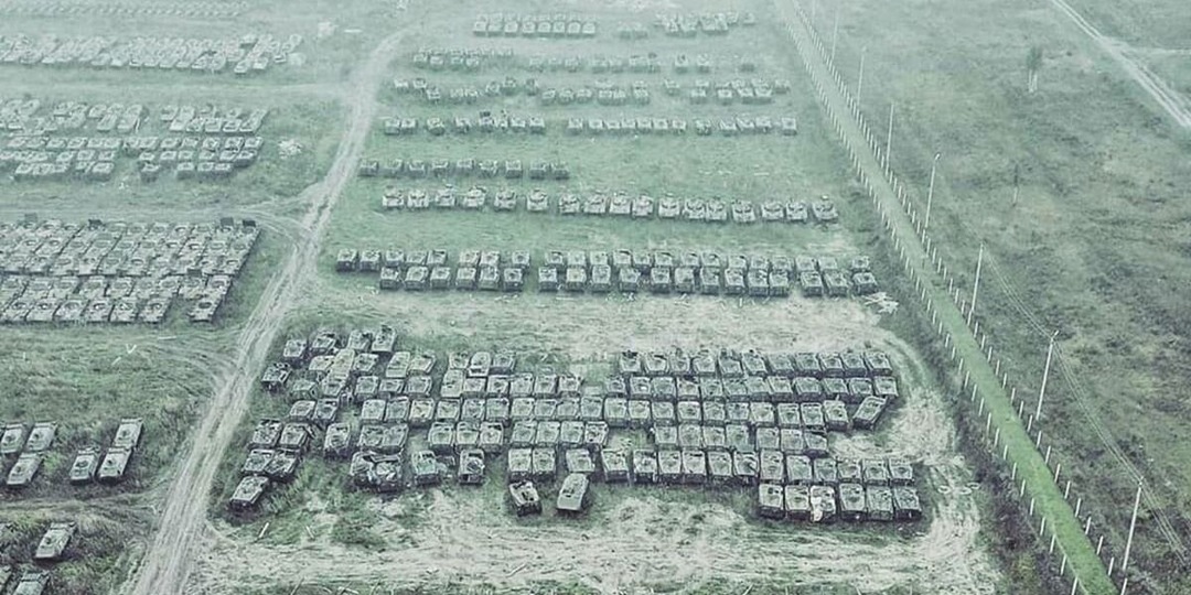 «Их бросили и забыли»: тысячи Т-80, БТР и ЗИЛов под открытым небом в Топчихе
