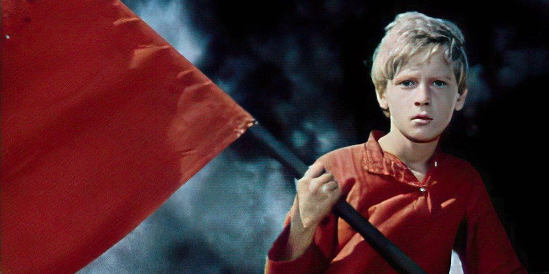 Начальство предложило учить детей патриотизму на примере советских книг