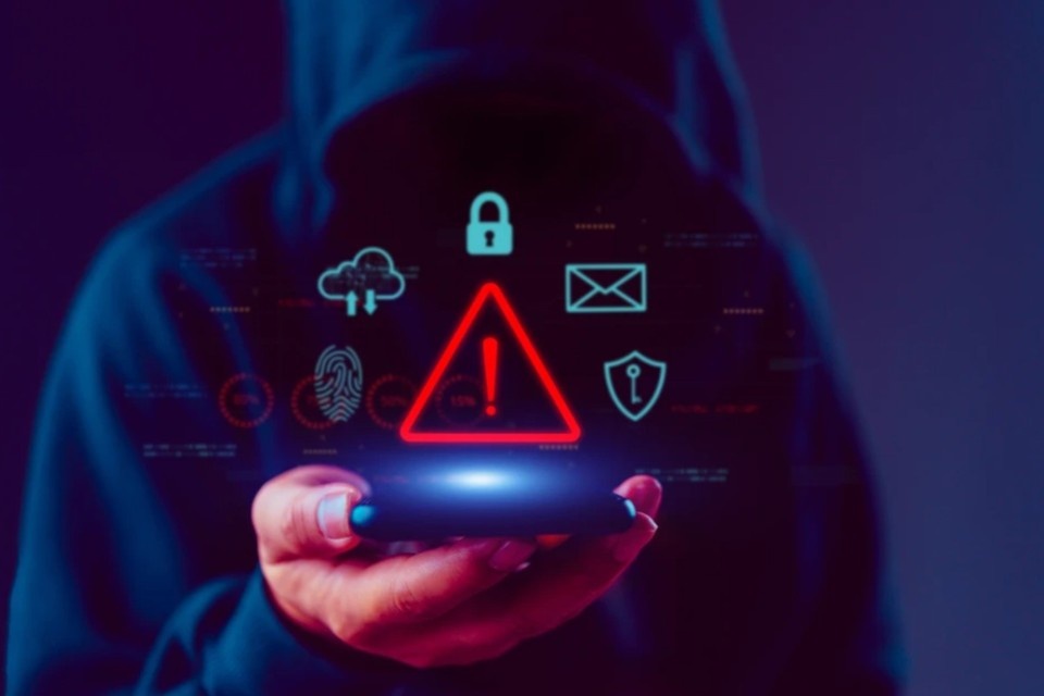    Связанная со слежкой компания Cloudflare оказывает услуги госорганам США Shutterstock