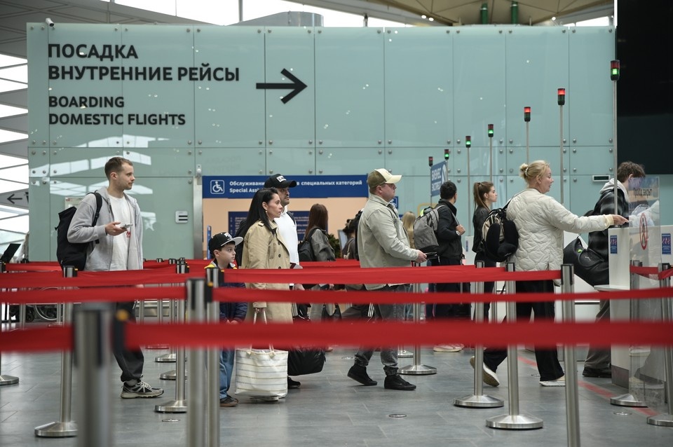    В Пулково задерживаются 29 рейсов, еще 9 ушли на запасные аэродромы Алексей БУЛАТОВ