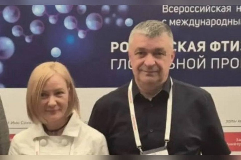    Новосибирские врачи мгновенно оценили ситуацию и оказали помощь больному прямо на борту самолета. Фото: Министерство здравоохранения Новосибирской области.