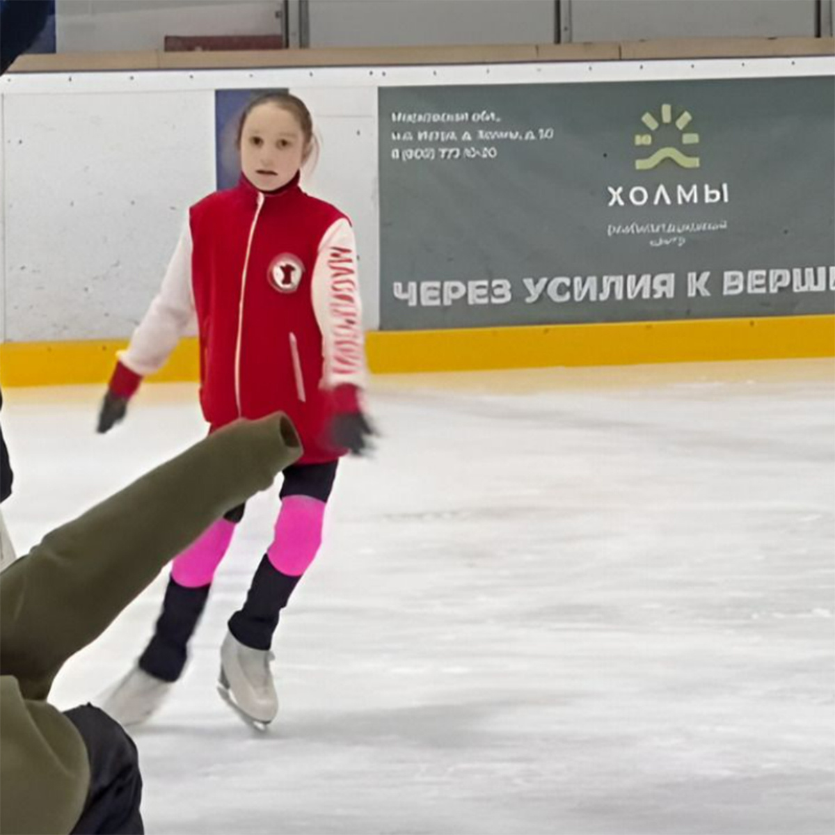    Единственная дочь Оксаны Акиньшиной Эмми. Фото: соцсети Оксаны Акиньшиной