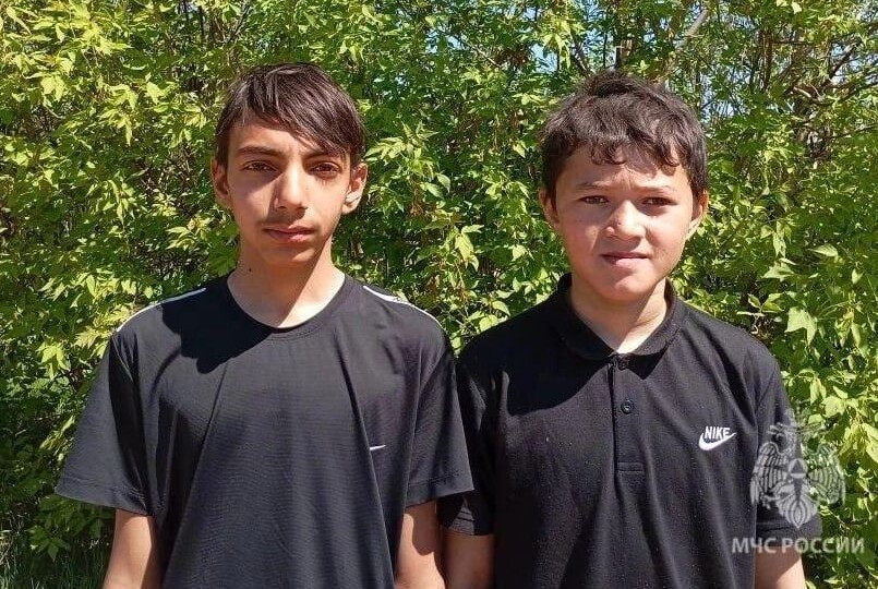 Двое подростков спасли женщину с двумя детьми на пожаре в Красноярском крае