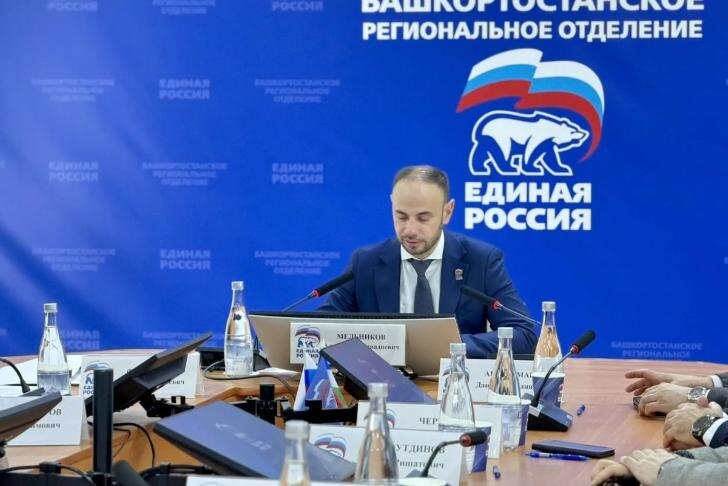    Кажется, руководитель БРО Единая Россия Александр Мельников останется без думского кресла. Фото с сайта https://bashkortostan.er.ru/